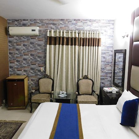 Hotel Tourist Inn Лахор Экстерьер фото
