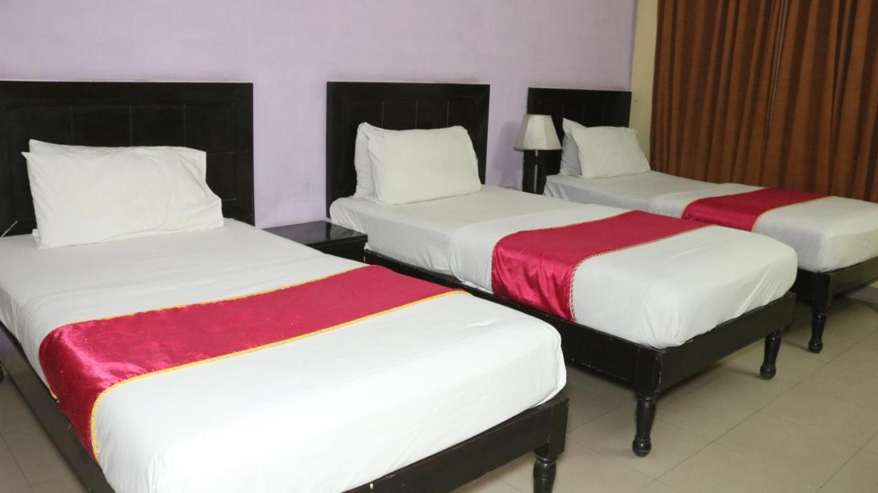 Hotel Tourist Inn Лахор Экстерьер фото
