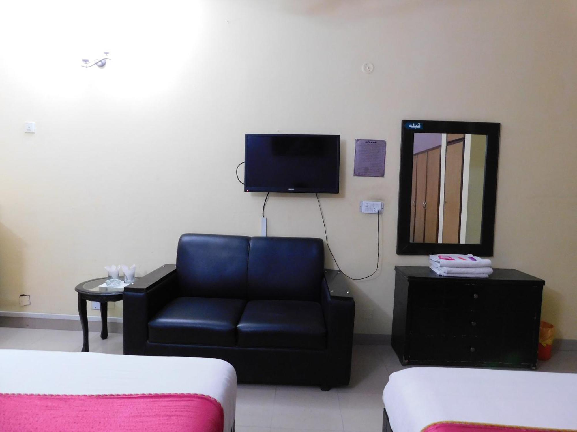 Hotel Tourist Inn Лахор Экстерьер фото