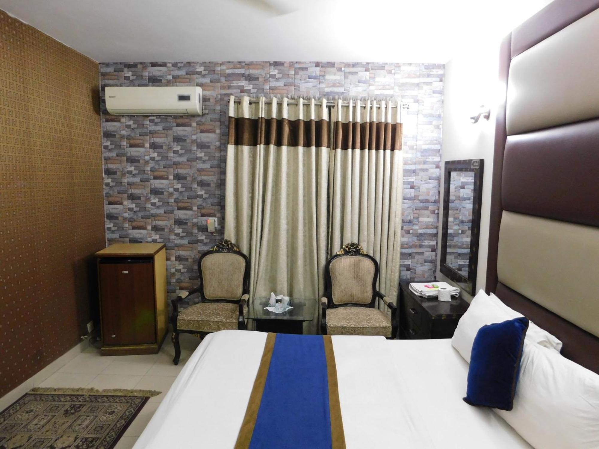 Hotel Tourist Inn Лахор Экстерьер фото