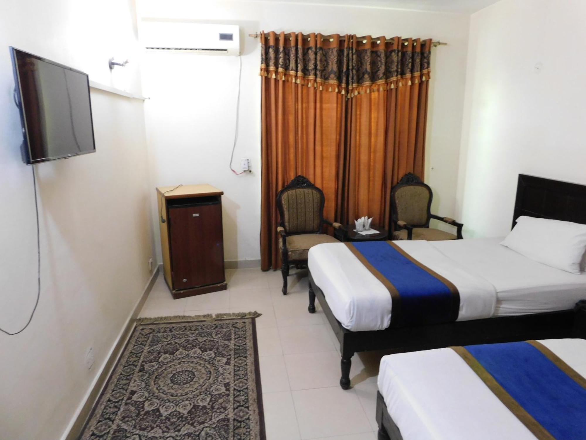 Hotel Tourist Inn Лахор Экстерьер фото