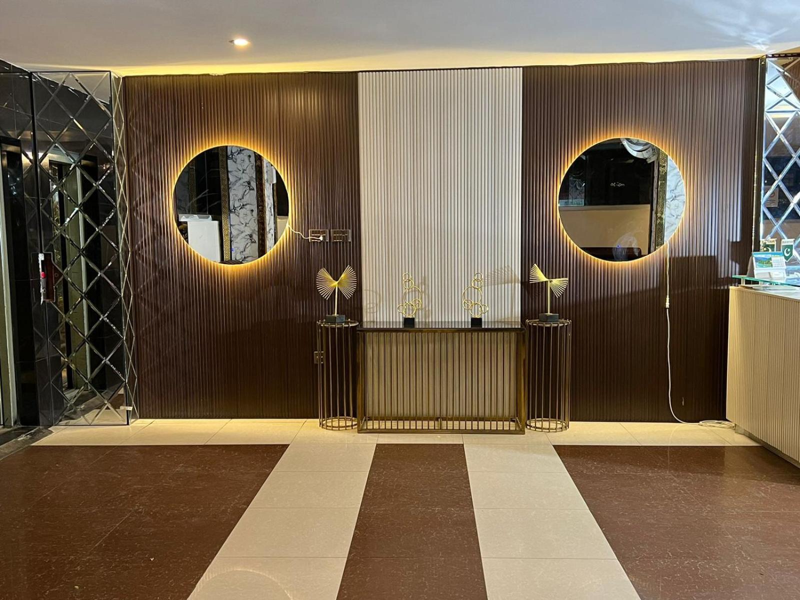 Hotel Tourist Inn Лахор Экстерьер фото