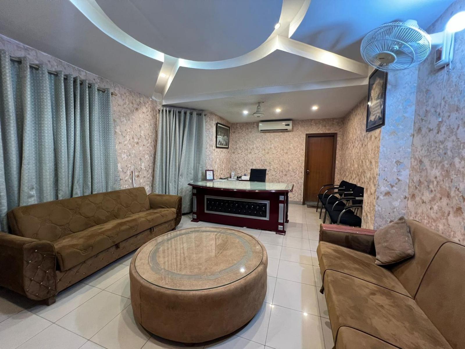 Hotel Tourist Inn Лахор Экстерьер фото