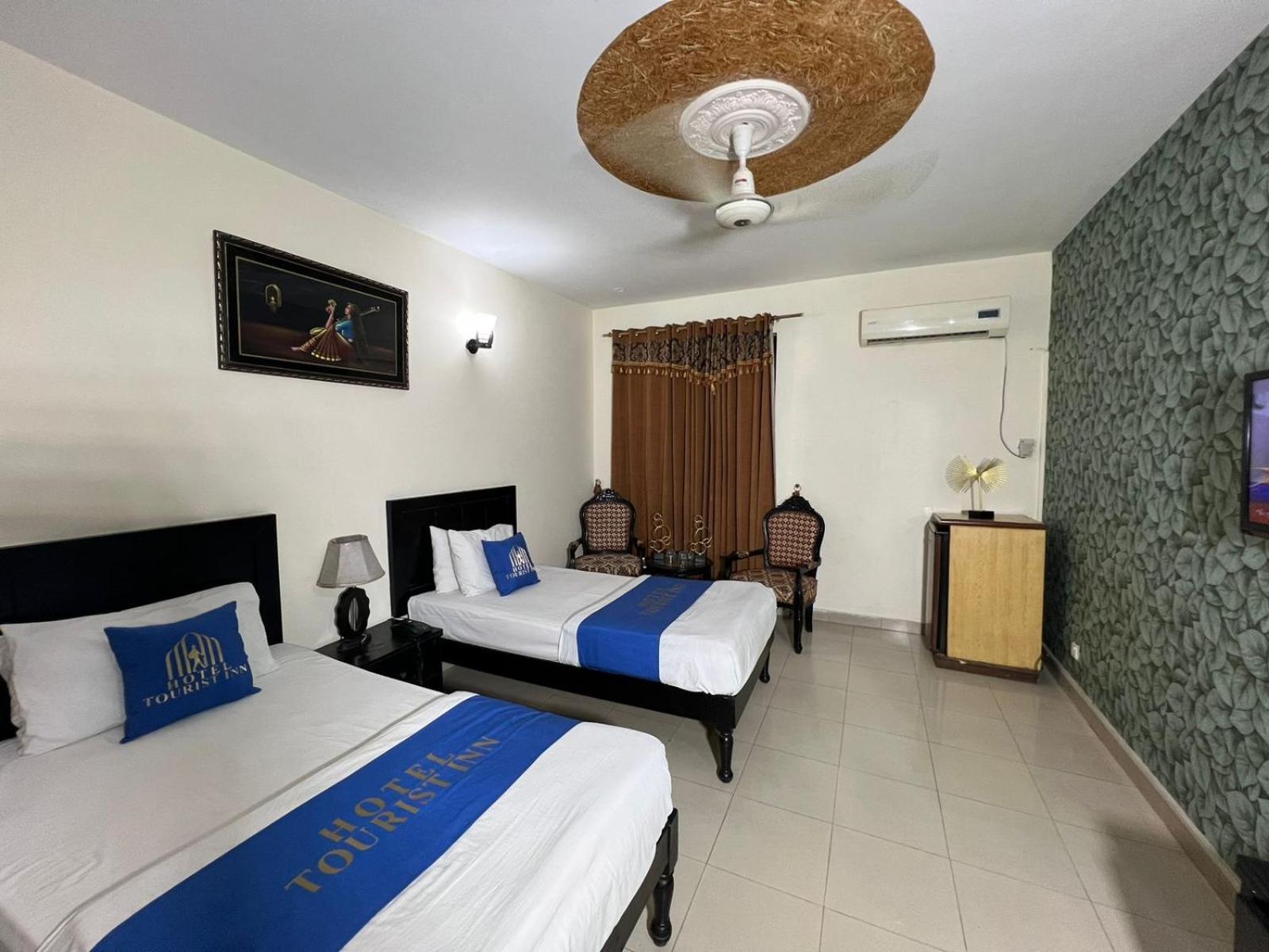 Hotel Tourist Inn Лахор Экстерьер фото