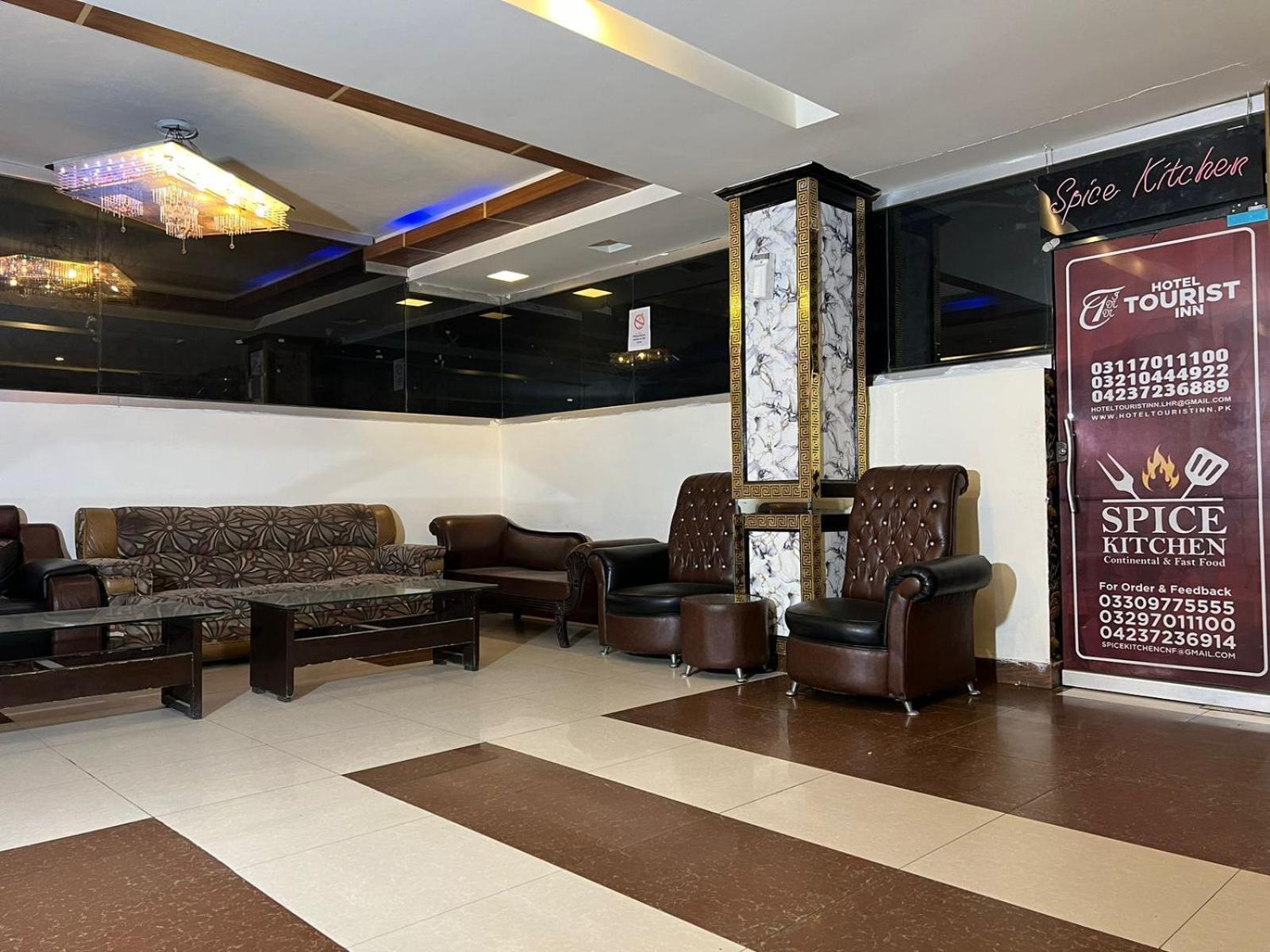 Hotel Tourist Inn Лахор Экстерьер фото