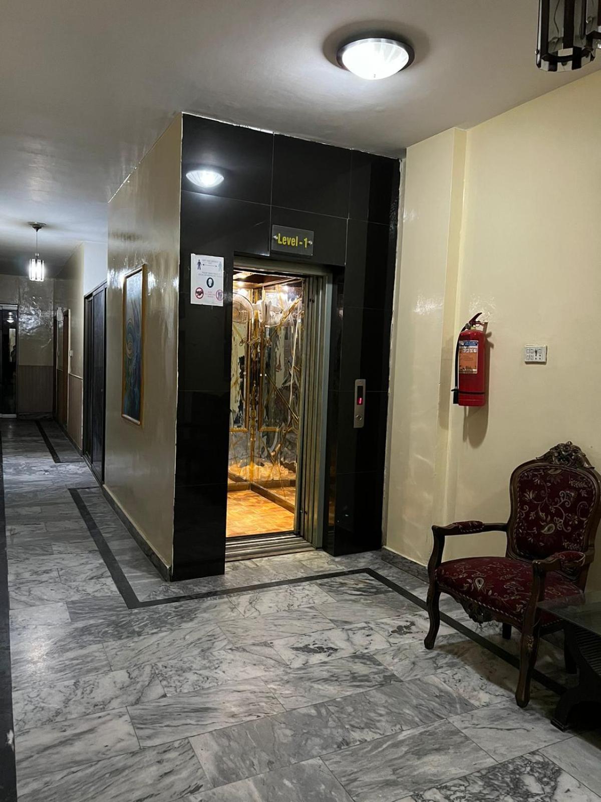 Hotel Tourist Inn Лахор Экстерьер фото